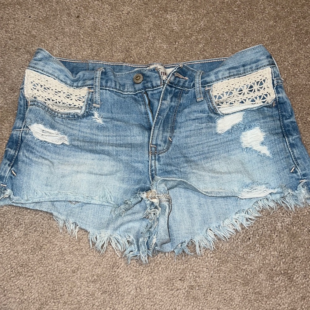 Jeans with lace
